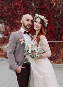 match your wedding hairstyle with your dress pick hair first